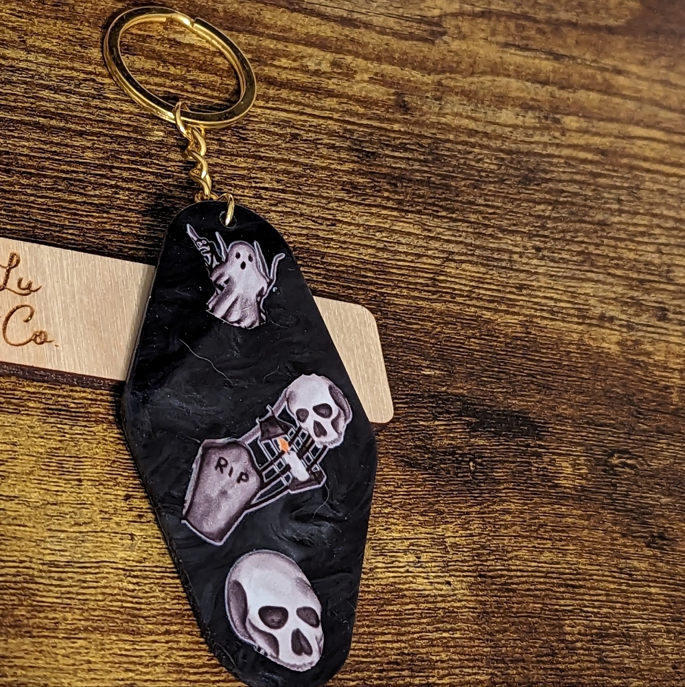 Spooky Skull Acrylic Motel Keychain NEW!